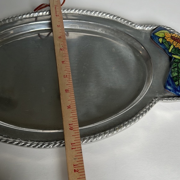 Beautiful large Mexican pewter & painted ceramic platter featuring sunflowers. - Picture 5 of 7